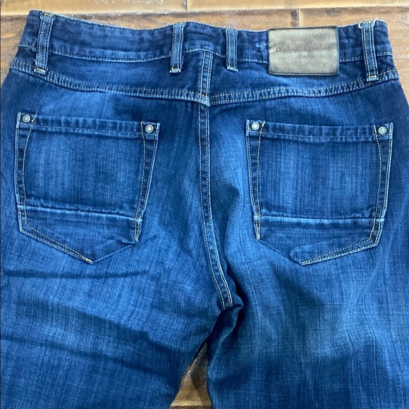 Robert Graham Blue Jeans - Picture 2 of 3